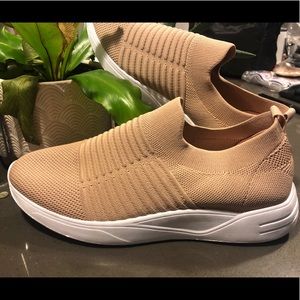 Steven Madden Slide on Mauve Women’s 8